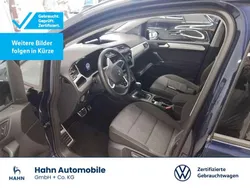 Atlantik blue metallic Gebraucht 2024 VW Touran Move Van / Kleinbus | 36.630 € (Fairer Preis)