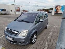 Grau Gebraucht 2007 Opel Meriva Cosmo Van / Kleinbus | 1.200 € (Guter Preis)