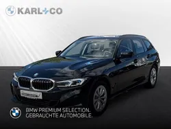 Schwarz Gebraucht 2023 BMW 320 Shadowline Kombi | 33.798 € (Guter Preis)