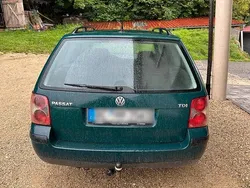 Grün Gebraucht 2000 VW Passat Kombi | 1.000 € (Fairer Preis)