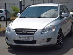 Silber Gebraucht 2010 Kia Ceed LX Limousine | 2.999 € (Fairer Preis)