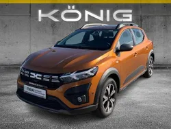 Orange Gebraucht 2023 Dacia Sandero Expression Kleinwagen | 19.798 € (Teuer)