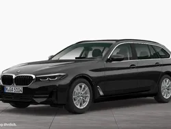Saphirschwarz Gebraucht 2022 BMW 520 Kombi | 34.490 € (Fairer Preis)