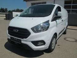 Weiß Gebraucht 2023 Ford Transit Custom Trend Van / Kleinbus | 18.400 €