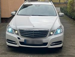 Weiß Gebraucht 2011 Mercedes E220 Kombi | 5.800 € (Fairer Preis)