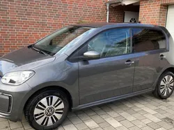 Grau Gebraucht 2023 VW e-up! Edition Kleinwagen | 19.500 € (Guter Preis)