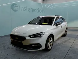 Weiß Gebraucht 2024 Seat Leon FR Van / Kleinbus | 30.490 € (Fairer Preis)