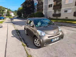Braun Gebraucht 2012 Toyota iQ Kleinwagen | 5.200 € (Fairer Preis)