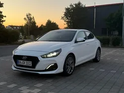 Weiß Gebraucht 2020 Hyundai i30 Limousine | 16.200 € (Fairer Preis)