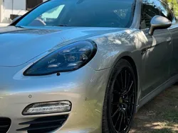 Silber Gebraucht 2011 Porsche Panamera S E-Hybrid Sport Limousine | 34.900 €