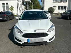 Weiß Gebraucht 2014 Ford Focus Business Edition Kleinwagen | 4.000 € (Guter Preis)