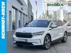 Moonweiß perleffekt Gebraucht 2022 Skoda Enyaq iV Loft SUV | 37.990 € (Fairer Preis)