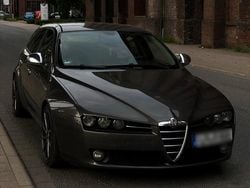 Grau Gebraucht 2009 Alfa Romeo 159 Kombi | 2.350 €