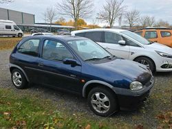 Blau Gebraucht 1999 Opel Corsa Edition Kleinwagen | 1.300 € (Etwas zu teuer)