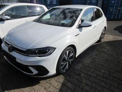 Pure white Gebraucht 2022 VW Polo R-line Limousine | 20.788 € (Etwas zu teuer)