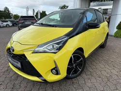 Gelb Gebraucht 2017 Toyota Yaris Hybrid Basis Kleinwagen | 15.990 € (Etwas zu teuer)