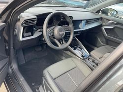 Manhattan grau metallic manhattan grau metallic Neu 2025 Audi A3 Sportback Ambiente Kleinwagen | 33.184 € (Guter Preis)