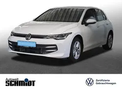 Pure white Gebraucht 2024 VW Golf VIII Life Limousine | 22.898 € (Guter Preis)