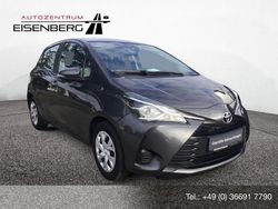 Grau Gebraucht 2020 Toyota Yaris Comfort Limousine | 11.930 € (Guter Preis)