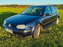 Schwarz Gebraucht 2001 VW Golf IV Edition Limousine | 2.222 € (Fairer Preis)