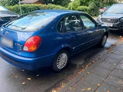 Blau Gebraucht 2001 Toyota Corolla Limousine | 2.999 € (Teuer)