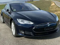 Blau Gebraucht 2015 Tesla Model S Performance Limousine | 32.900 €