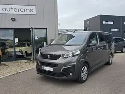 Grau Gebraucht 2020 Peugeot Traveller Business-Line Van / Kleinbus | 33.999 € (Fairer Preis)