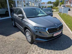 Graphitegrau metallic Neu 2025 Skoda Karoq Selection SUV | 34.980 € (Fairer Preis)