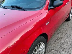 Rot Gebraucht 2005 Alfa Romeo 147 Kleinwagen | 1.000 € (Fairer Preis)