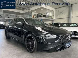 Kosmosschwarz metallic Gebraucht 2023 Mercedes CLA250 Premium Limousine | 39.879 € (Guter Preis)