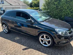Schwarz Gebraucht 2009 Opel Astra GTC Selection Limousine | 2.500 € (Superpreis)