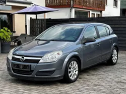 Grau Gebraucht 2004 Opel Astra Limousine | 990 € (Guter Preis)