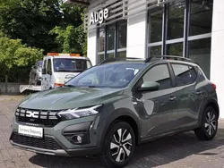 Safarigrau Neu 2025 Dacia Sandero Expression Kleinwagen | 19.740 € (Etwas zu teuer)