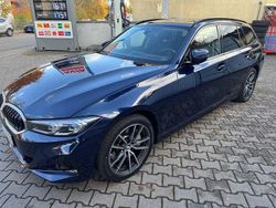 Blau Gebraucht 2022 BMW 330 Sport Line Kombi | 38.700 € (Fairer Preis)