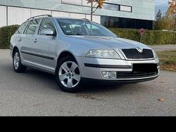 Grau Gebraucht 2007 Skoda Octavia Kombi | 6.200 € (Teuer)