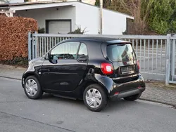 Schwarz Gebraucht 2021 Smart ForTwo Electric Drive | 7.580 € (Guter Preis)