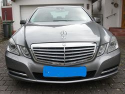 Silber Gebraucht 2011 Mercedes E200 Limousine | 10.900 € (Guter Preis)