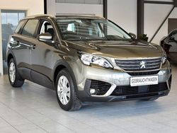 Grau Gebraucht 2019 Peugeot 5008 Active Van / Kleinbus | 18.999 € (Guter Preis)