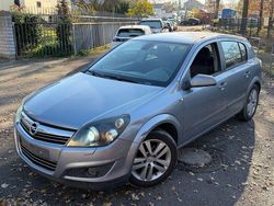 Silber Gebraucht 2007 Opel Astra Sport Limousine | 1.999 € (Guter Preis)