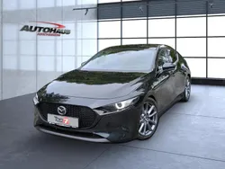 Jet black (schwarz) Gebraucht 2022 Mazda 3 Selection Limousine | 21.850 € (Fairer Preis)