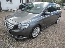 Grau Gebraucht 2014 Mercedes B180 Van / Kleinbus | 7.999 € (Fairer Preis)