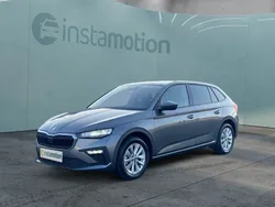 Grau Gebraucht 2024 Skoda Scala Selection Kleinwagen | 23.117 € (Fairer Preis)
