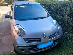Grau Gebraucht 2005 Nissan Micra Kleinwagen | 1.100 €