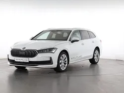 Purity weiss Gebraucht 2024 Skoda Superb Selection Kombi | 38.489 €