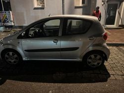Silber Gebraucht 2009 Toyota Aygo Cool Kleinwagen | 1.299 € (Guter Preis)