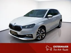 Moonweiß perleffekt met. Gebraucht 2022 Skoda Fabia Style Limousine | 17.380 € (Fairer Preis)