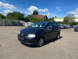 Schwarz Gebraucht 2003 VW Touran Van / Kleinbus | 1.700 € (Fairer Preis)