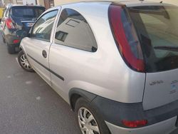 Silber Gebraucht 2002 Opel Corsa Limousine | 888 € (Fairer Preis)