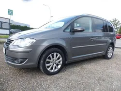Anthrazitmet. Gebraucht 2010 VW Touran Highline Van / Kleinbus | 5.750 € (Fairer Preis)
