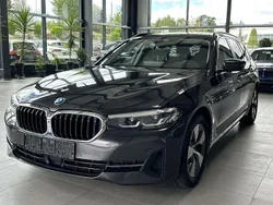 Sophistograu brillanteffekt me Gebraucht 2020 BMW 520 Sport Line Kombi | 26.990 € (Fairer Preis)